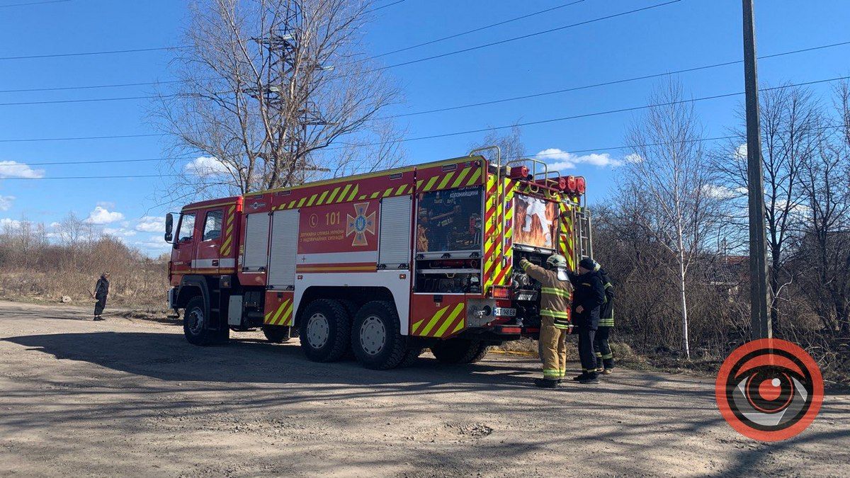 Почалося: у Коломиї горіла суха трава 5