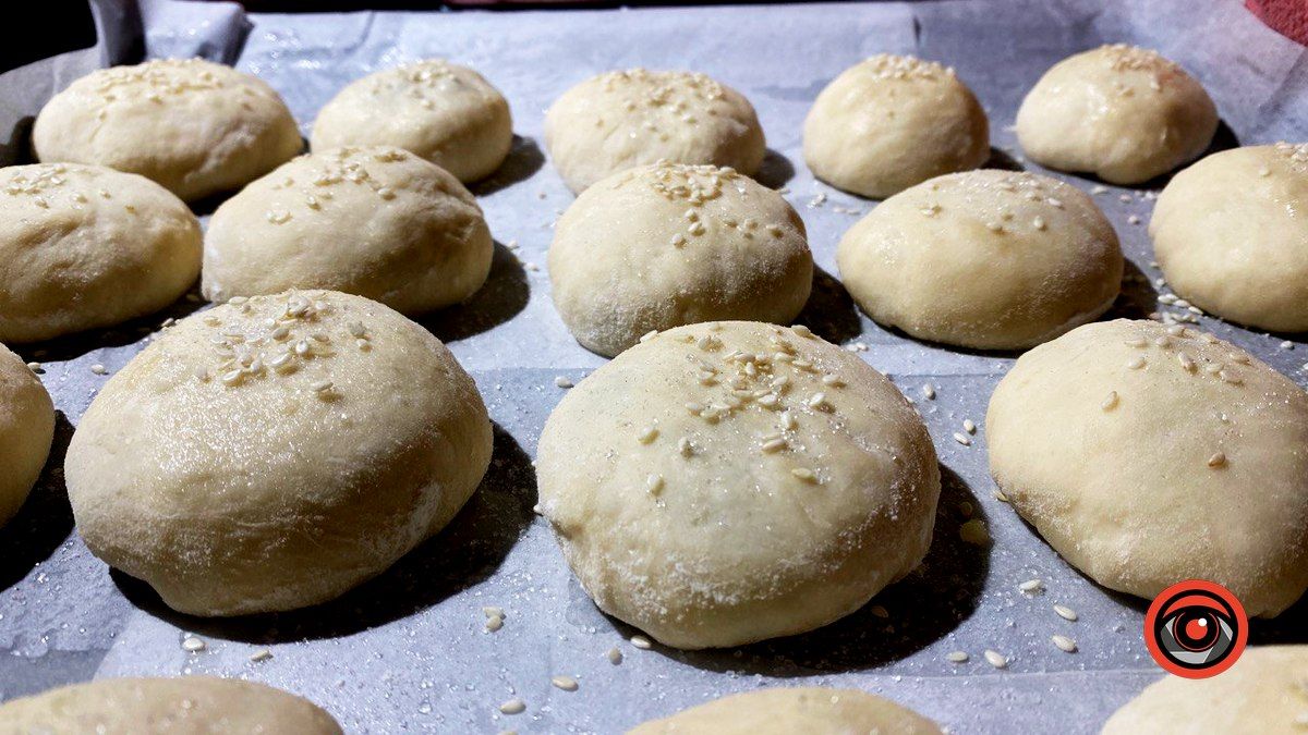 Соковиті, рум'яні та пісні булочки, які колись готувала бабуся 4