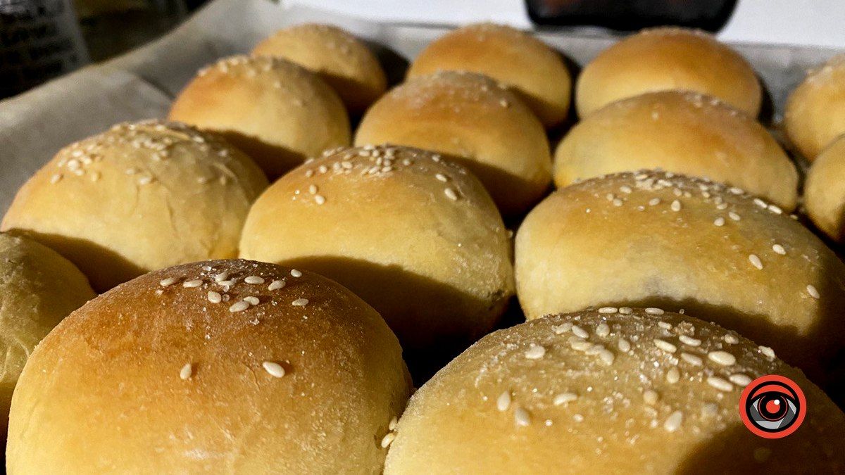 Соковиті, рум'яні та пісні булочки, які колись готувала бабуся 5