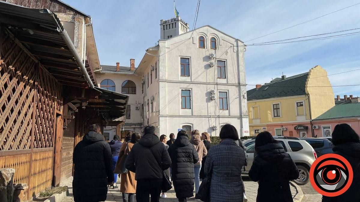 У Коломиї мітингували батьки гімназистів і це мало результат 3