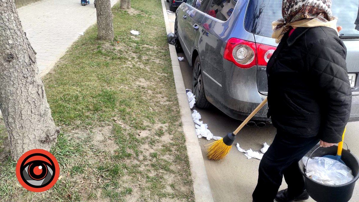 Що то було: чому по вулиці Січових Стрільців літало сміття 2