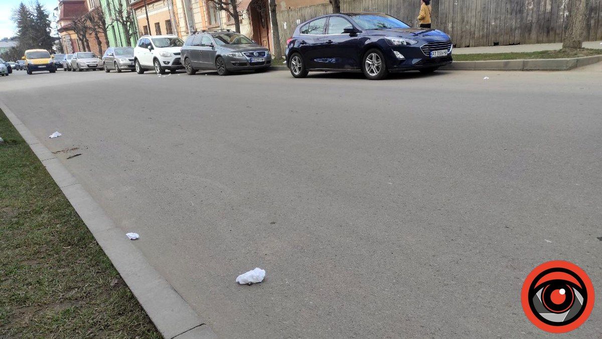 Що то було: чому по вулиці Січових Стрільців літало сміття 4