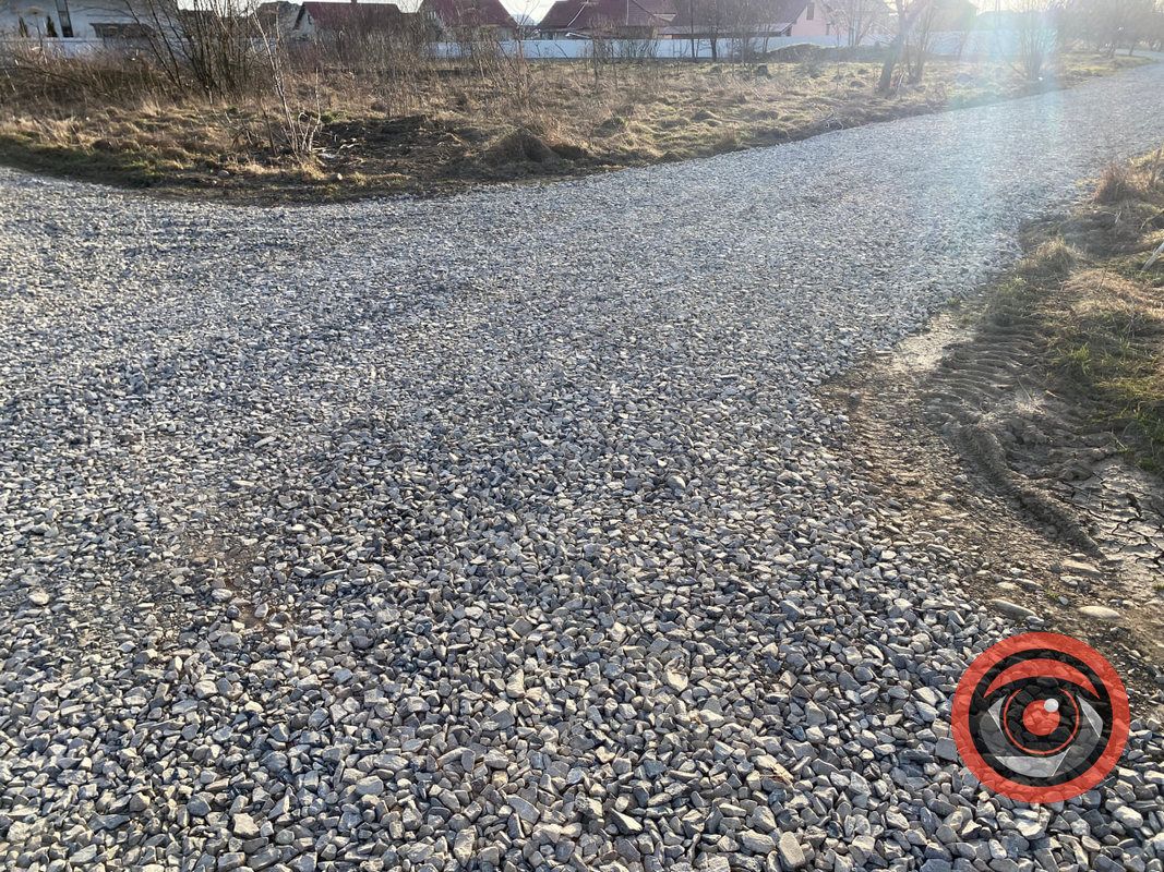 Урочище “Левади” у селі Воскресінці теж защебенили 3