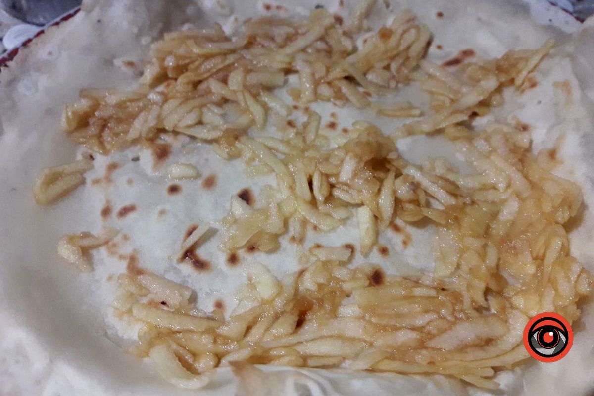 Пісні млинці з яблучною начинкою | рецепт тижня 1