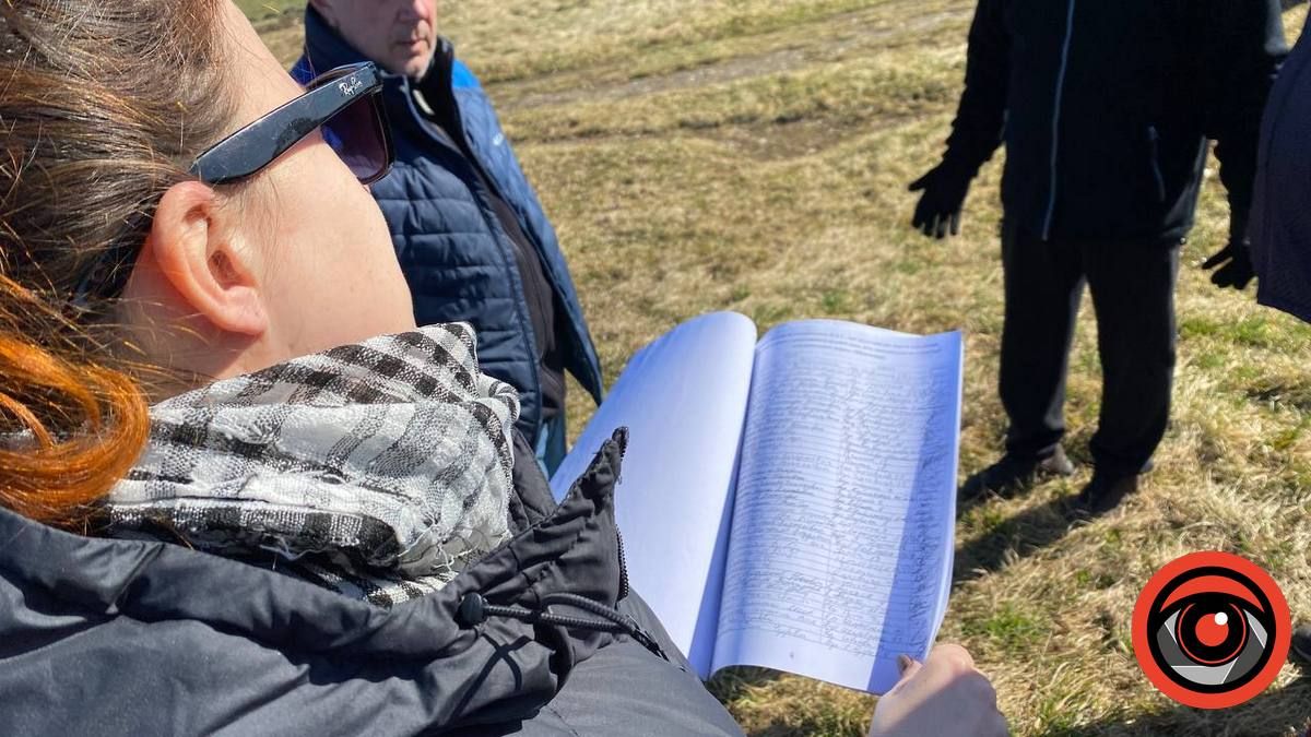 Активісти не дали зрізати на міському озері дерева і готові відстоювати цю землю 3