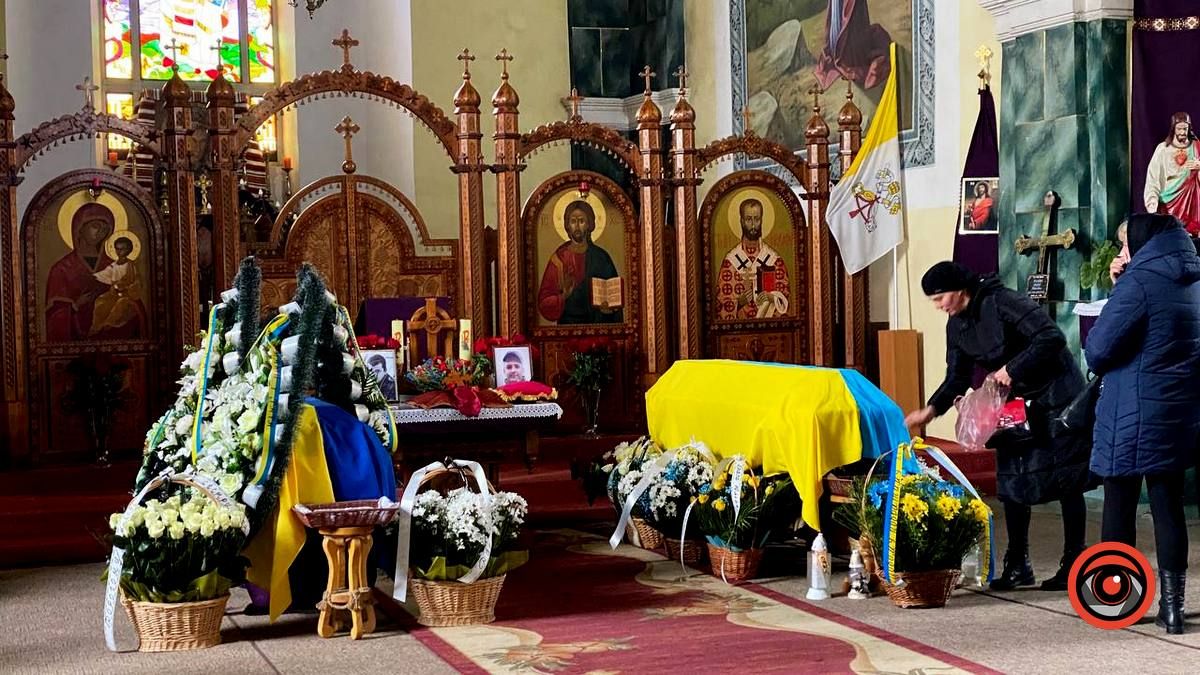 Віддати шану Героям Андрію Чемерису та Олександру Ганущаку можна у церкві священномученика Йосафата 2