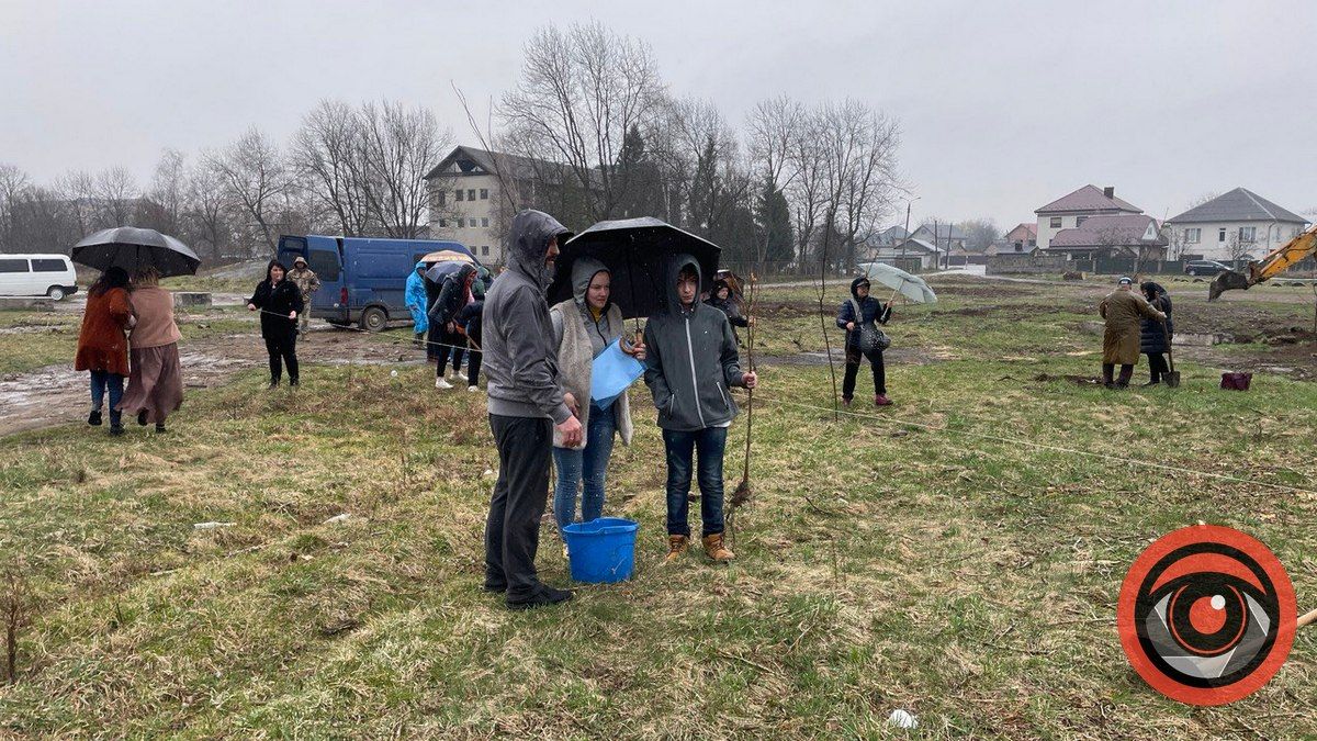 Біля Шевченківського озера висадили алею пам'яті Героїв України 4