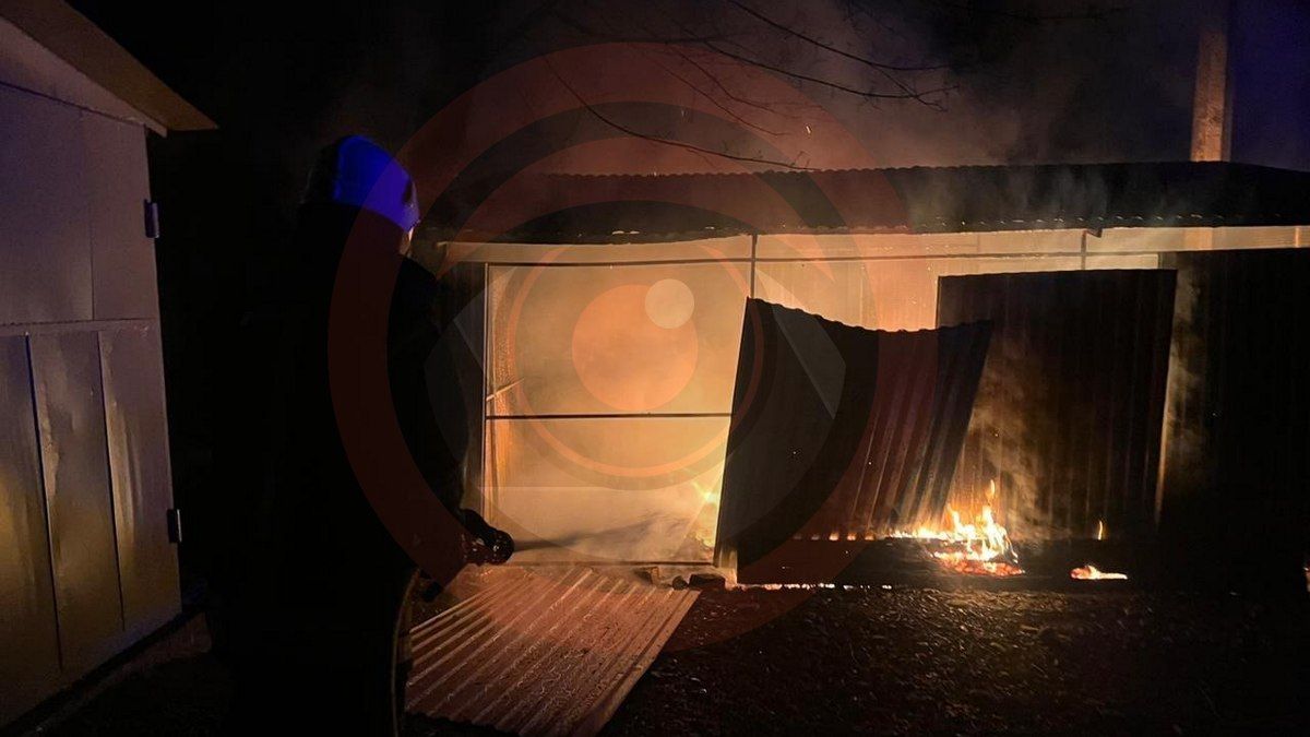 У Коломиї палали контейнери зі сміттям 1