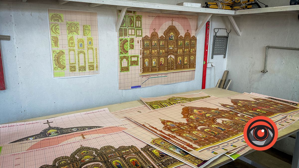 Як виготовляють іконостаси | Майстерня Романа Півторака у Косові 6