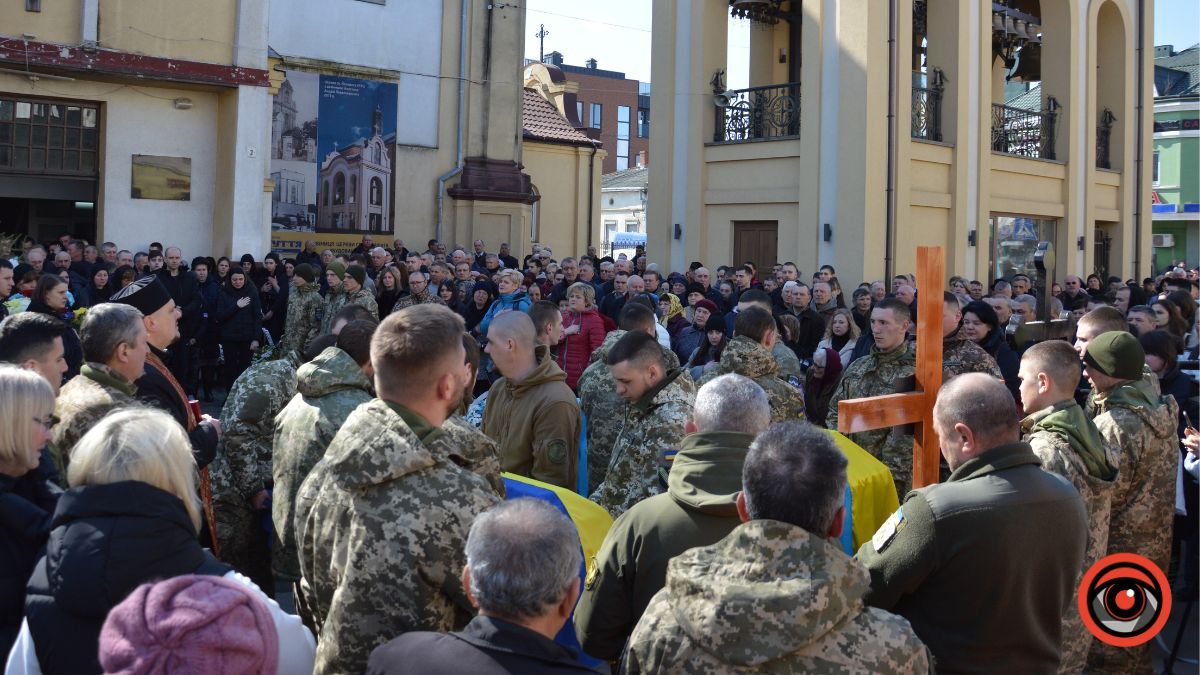 Коломия провела в останню дорогу Героїв Олександра Ганущака та Андрія Чемериса 13
