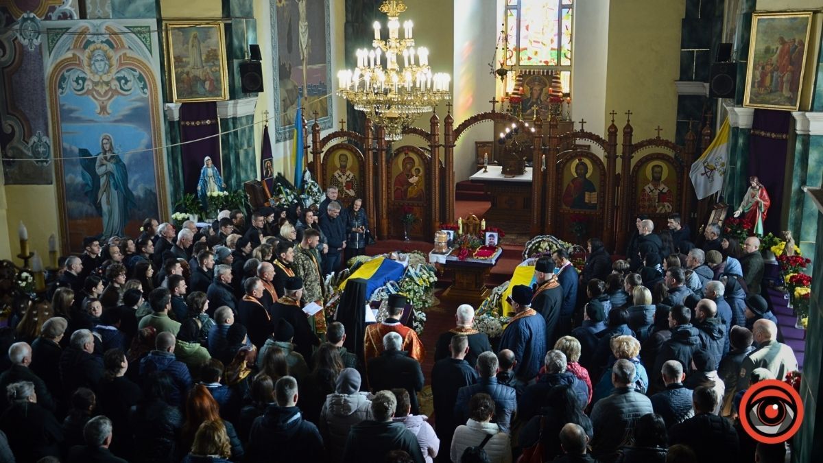 Коломия провела в останню дорогу Героїв Олександра Ганущака та Андрія Чемериса 3