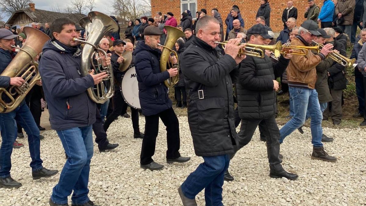 На Городенківщині у вічний спочинок провели Героя Юрія Соповського 4