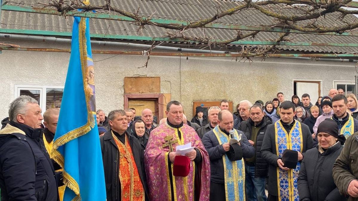 На Городенківщині у вічний спочинок провели Героя Юрія Соповського 1