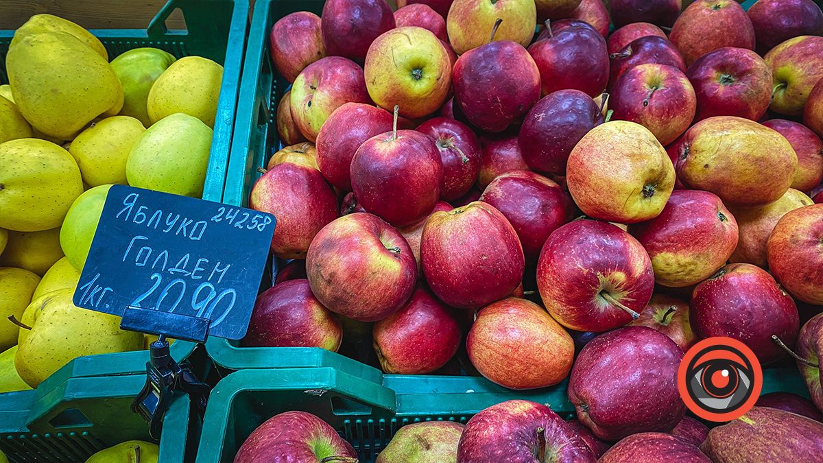 Скільки коштують фрукти та овочі на базарі й супермаркетах Коломиї? 11