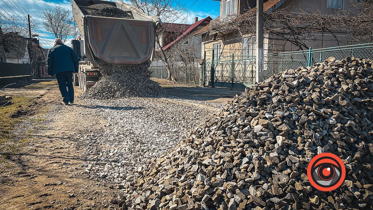 Мешканці вулиць письменників також дочекались кращих доріг 3