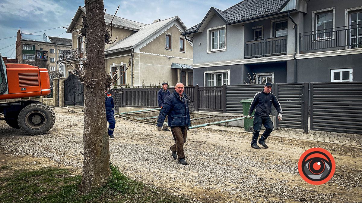 Огорожу кортів Коломиї демонтували 6