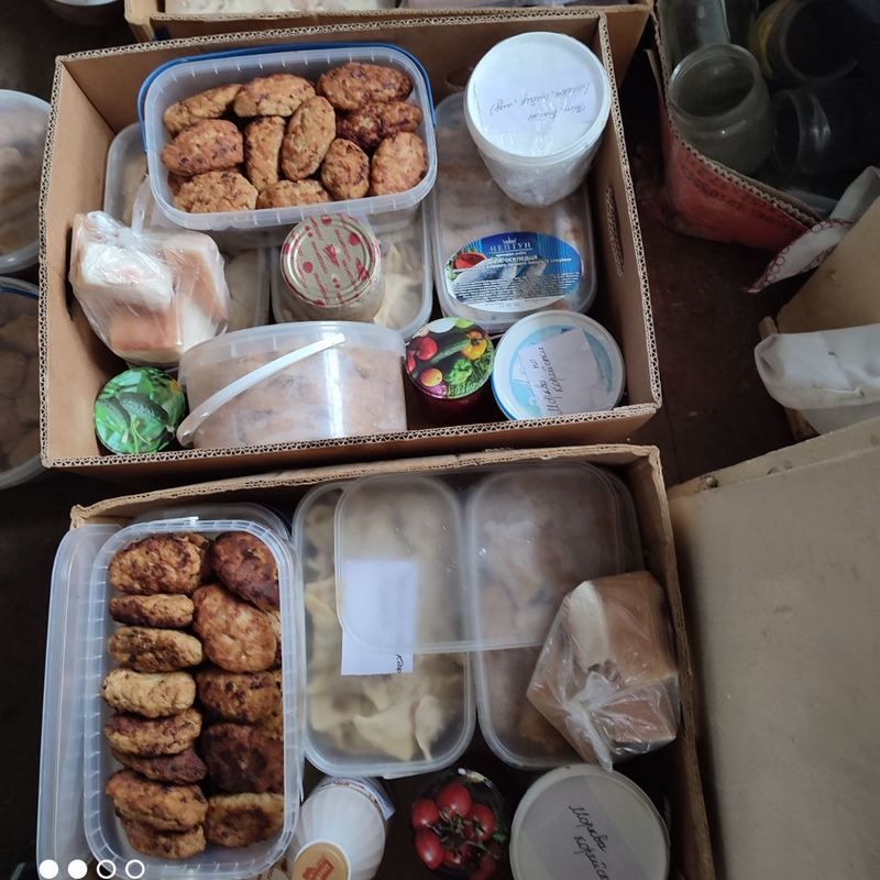 Волонтери з Великої Кам'янки повезли на фронт домашні страви 1