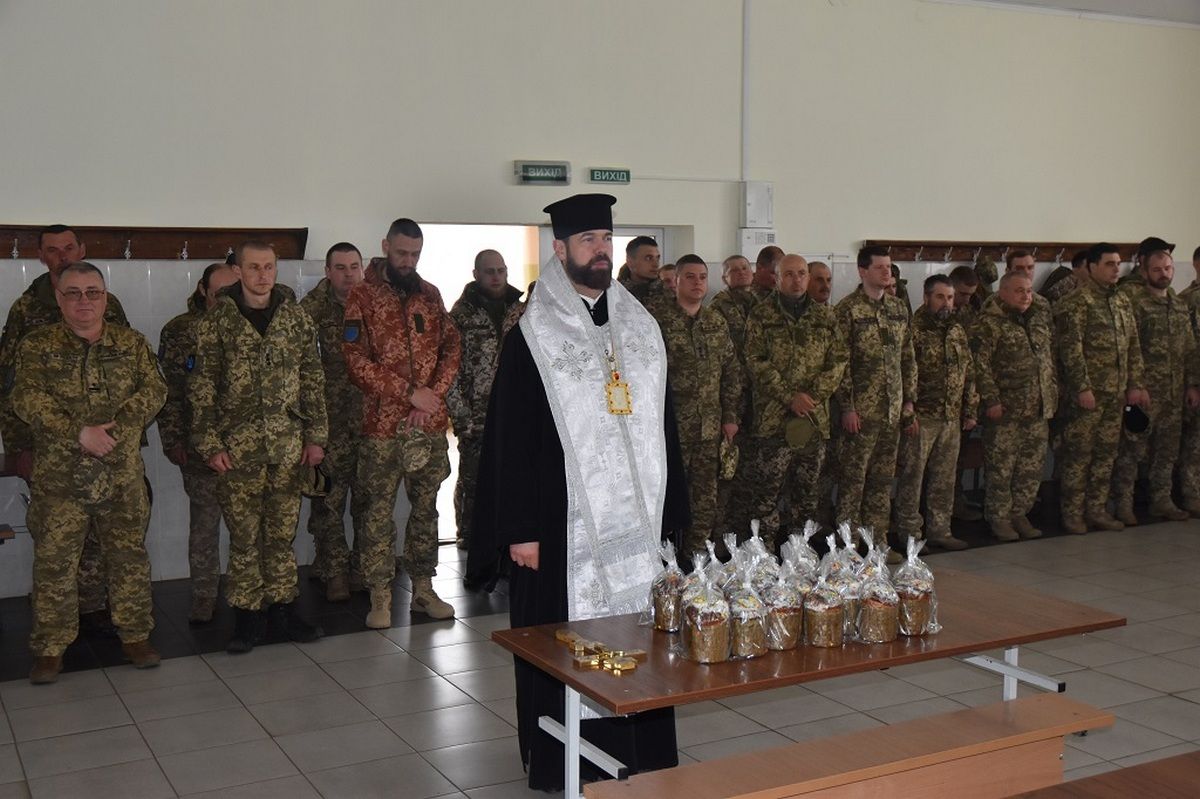Як військові в Коломиї паски святили 3