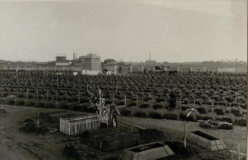 Heldenfriedhof, солдатське кладовище. Сьогодні це частина польського цвинтаря в Коломиї (сектор між вулицями Мазепи і Бандери)