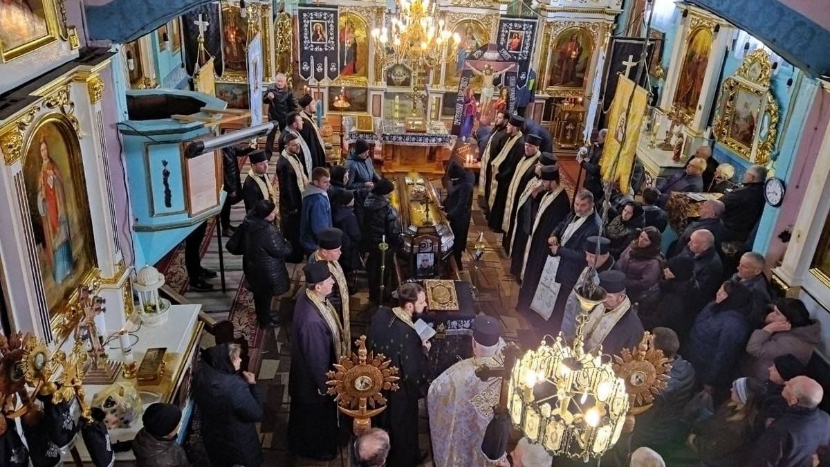 На Городенківщині провели в останню дорогу Героя Володимира Лоюка 6