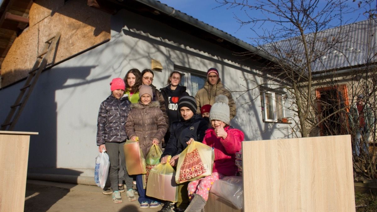 ГО "Сила Громади" подарувала необхідні речі діткам з різних куточків області 2