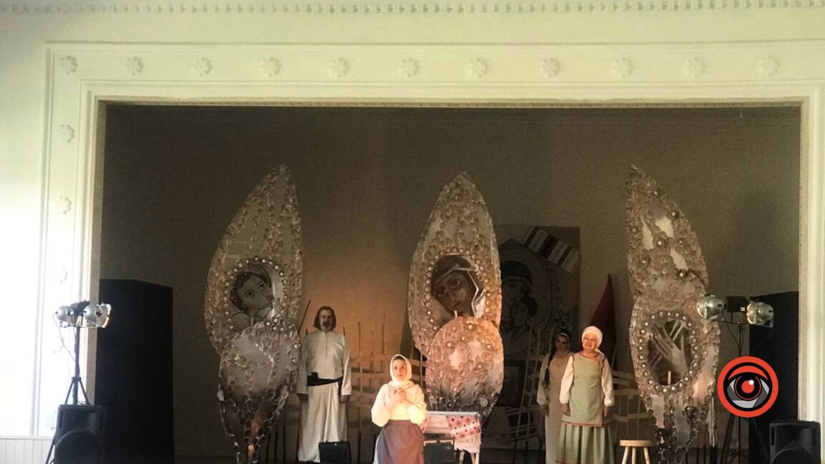 Коломийський драмтеатр дав благодійну виставу в Яблунові 2