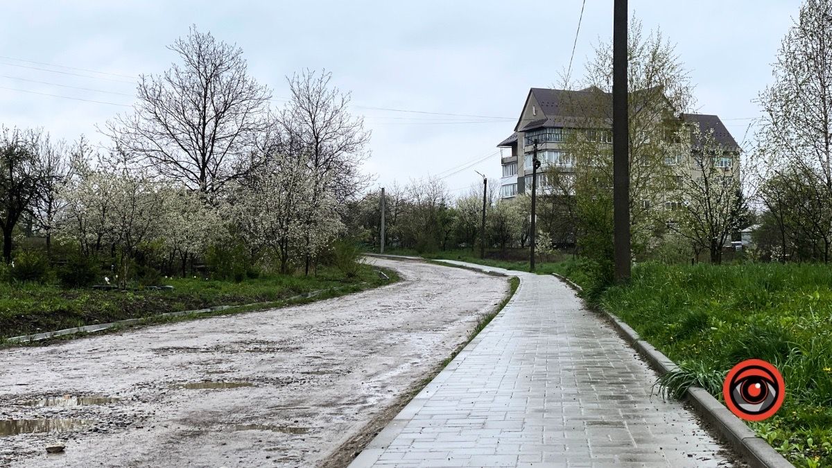 На вулиці Маковея у Коломиї облаштовують тротуар за понад 800 тис грн 7