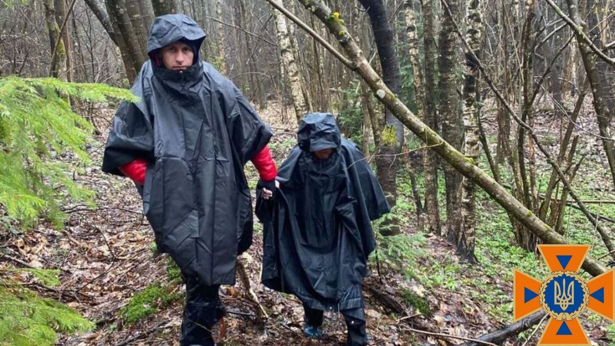 Прикарпатку, яку зранку оголосили в розшук, знайшли у лісі