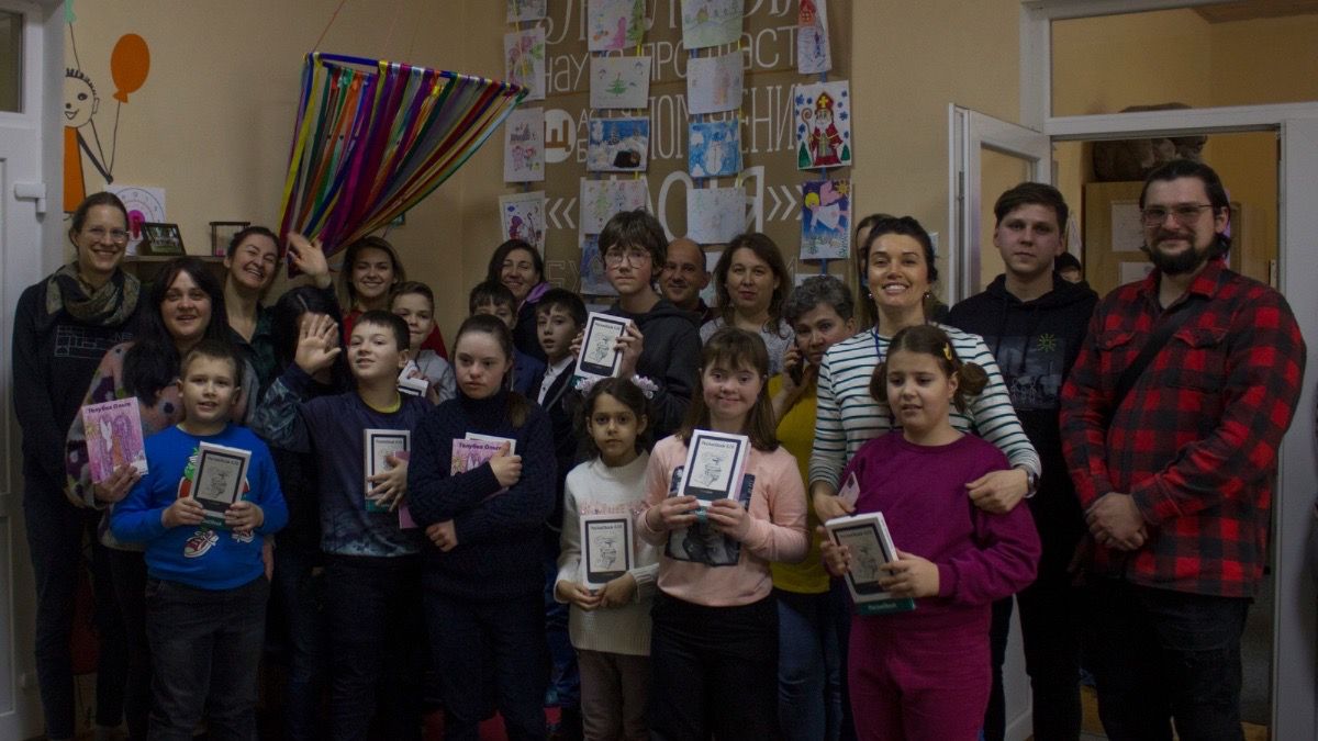 ГО "Сила Громади" подарувала необхідні речі діткам з різних куточків області 1