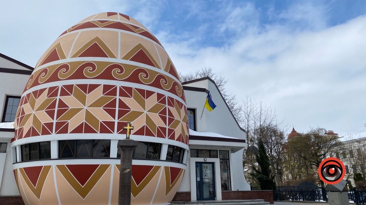 У Коломиї презентують писанки ВПО з Маріуполя