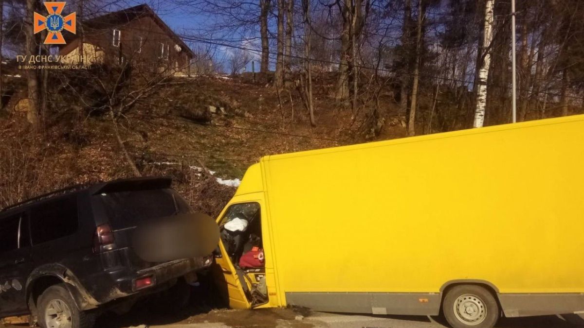 На Яремчанщині ДТП за участі трьох авто: є постраждалі 1