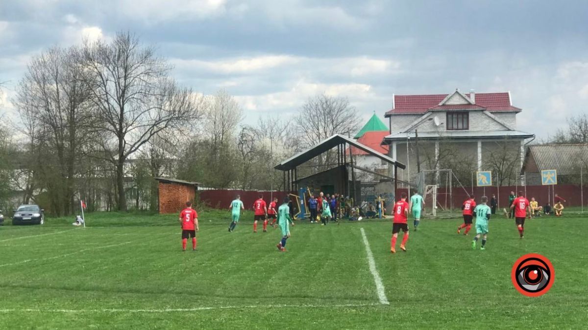 У Яблунові закінчився груповий етап турніру з футболу 4