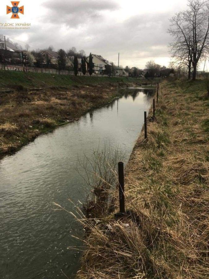 У Косові дитина впала в річку 2