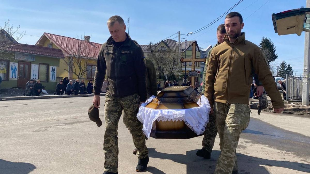 Городенківська громада зустріла загиблого воїна Василя Книгиницького 2