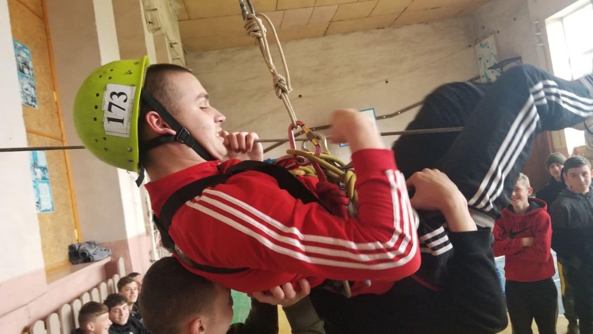 У Верховині провели змагання серед юних рятувальників-пожежних 2