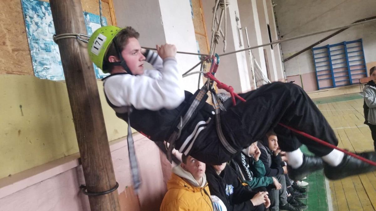 У Верховині провели змагання серед юних рятувальників-пожежних 3