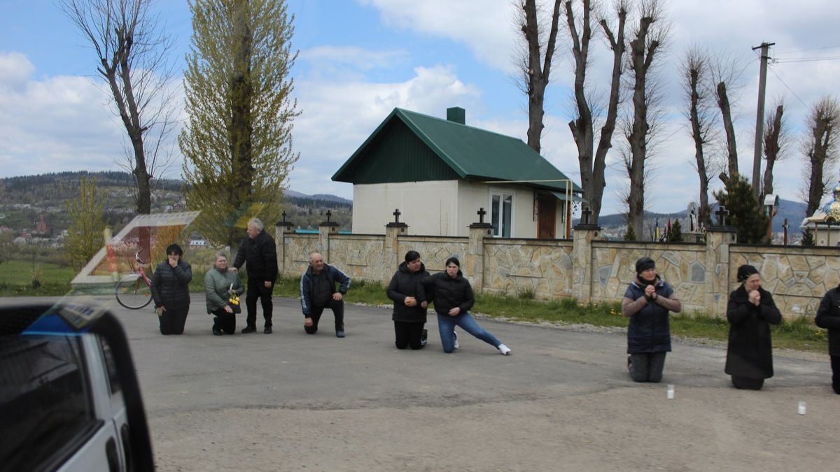 У Делятинській громаді зустріли загиблого воїна Юрія Молдавчука 3