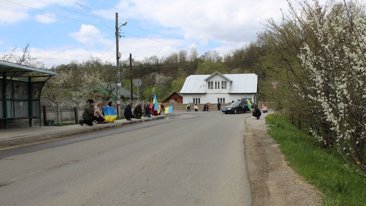 У Делятинській громаді зустріли загиблого воїна Юрія Молдавчука 1