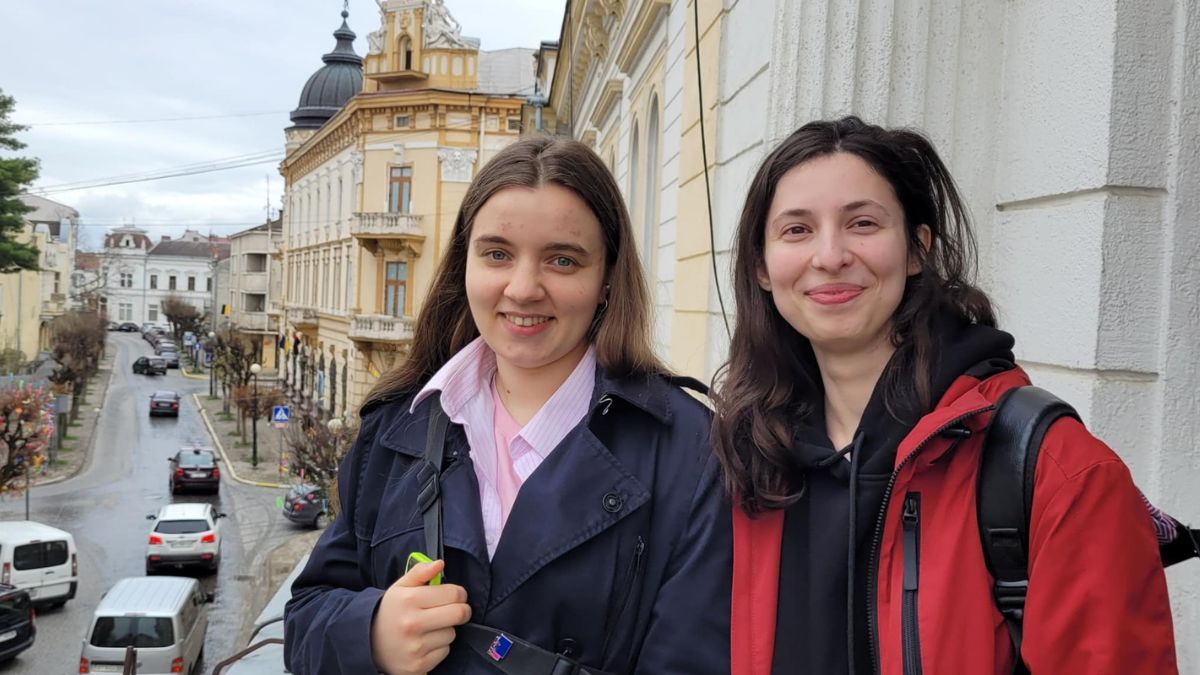 14 художників малюють Писанкову 2