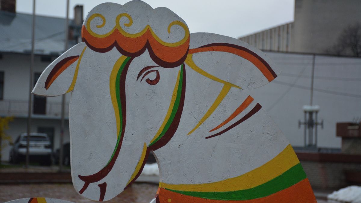 У центрі Надвірної з'явилася пасхальна інсталяція 4