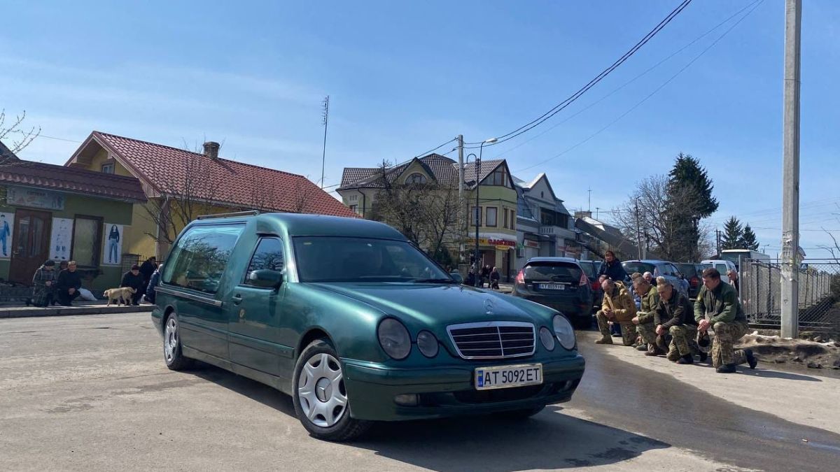 Городенківська громада зустріла загиблого воїна Василя Книгиницького 1