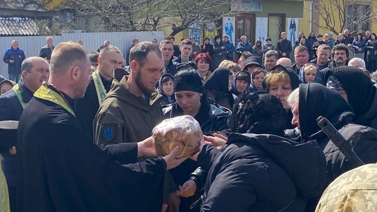 Городенківська громада зустріла загиблого воїна Василя Книгиницького 5