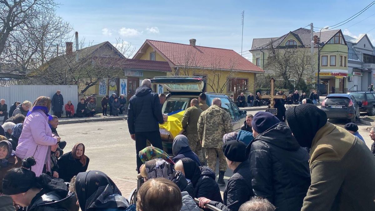 Городенківська громада зустріла загиблого воїна Василя Книгиницького 6