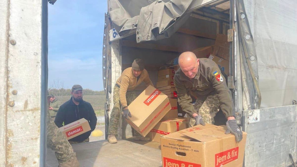 Волонтери з Надвірної поїхали до захисників з великодніми дарунками 4