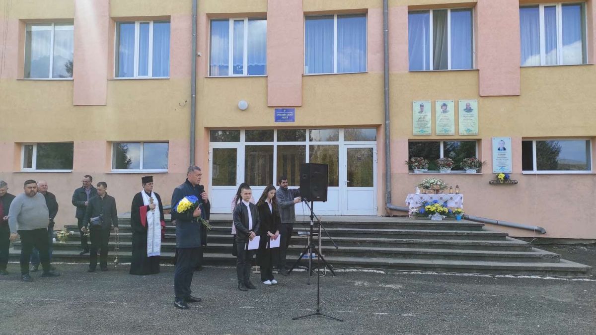 В Отинії вшанували пам'ять загиблих Героїв 2