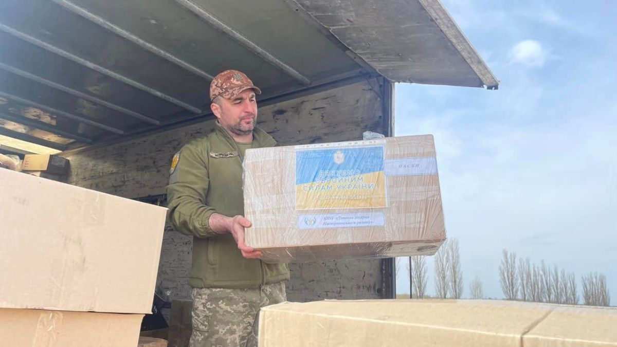 Волонтери з Надвірної поїхали до захисників з великодніми дарунками 7