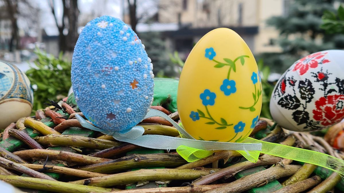 У Снятині встановили пасхальну інсталяцію 1