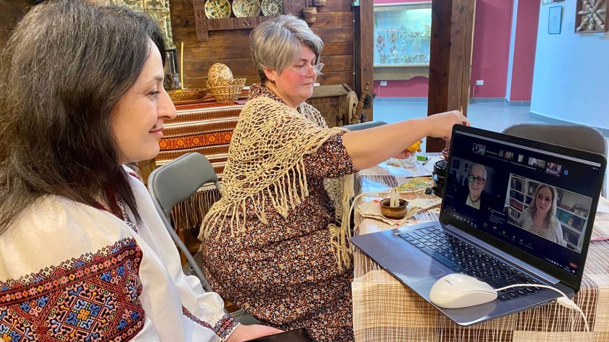 Коломия долучилася до всесвітньої акції "Писанки для України" 2