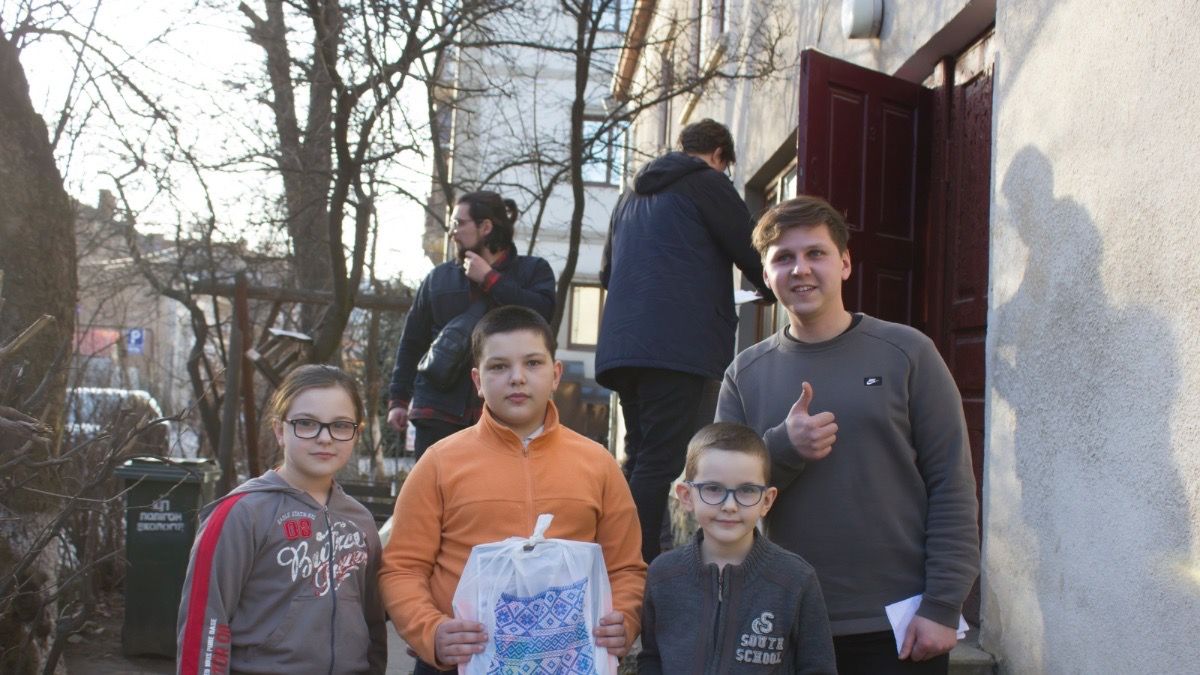 ГО "Сила Громади" подарувала необхідні речі діткам з різних куточків області