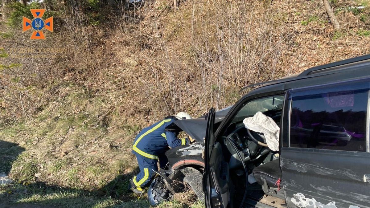 На Яремчанщині ДТП за участі трьох авто: є постраждалі 3